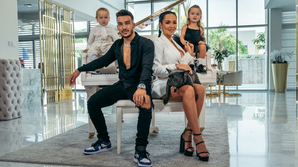 La Bataille Des Clans Jlc Family Ah! Production - Satisfaction Group